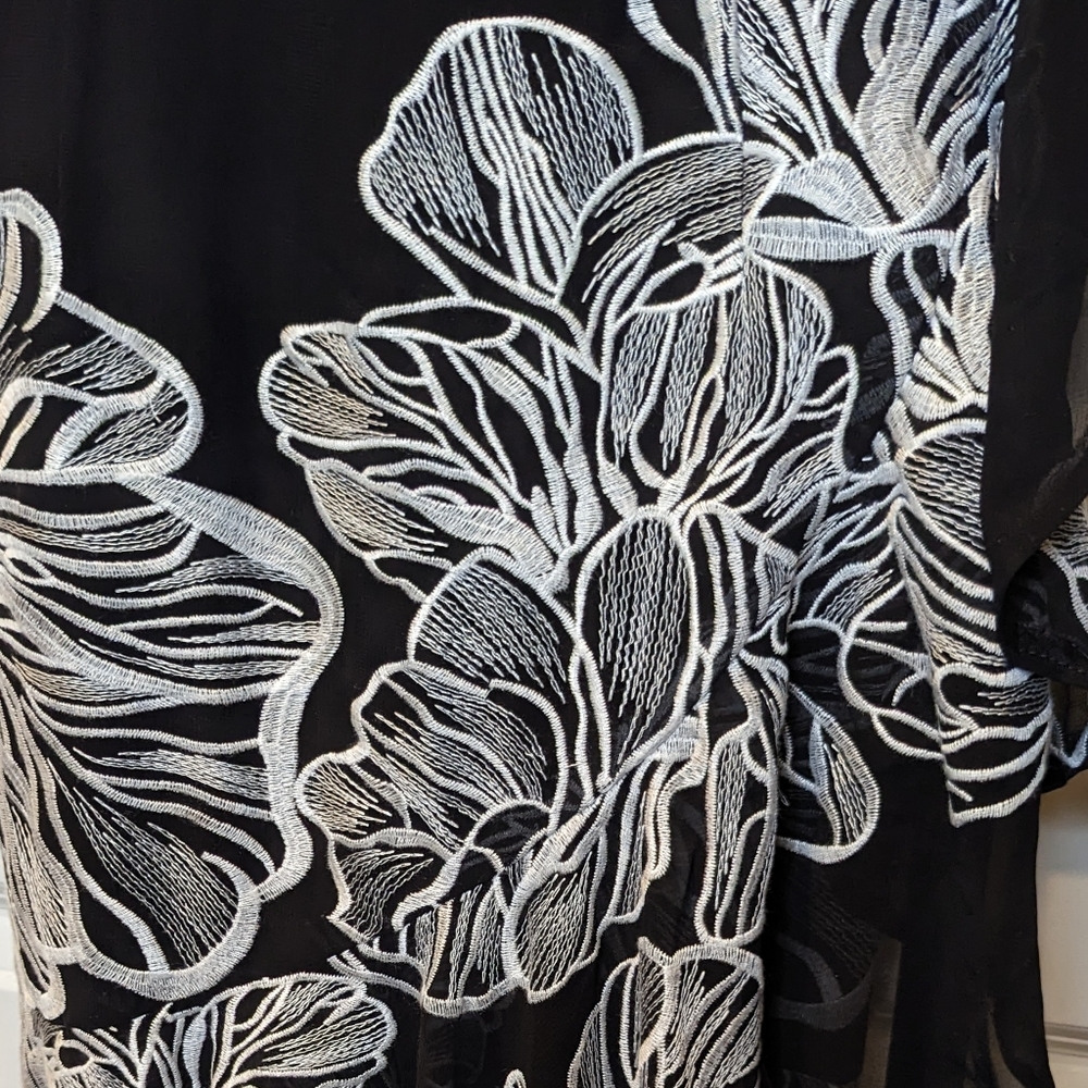 Dress the Population Ophelia Black White Floral Ruffle Midi Wrap Dress Small - Picture 7 of 7